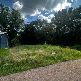0.45-acre Residential Lot in Bloomington, IL/Terreno a la venta in Tazewell County, IL