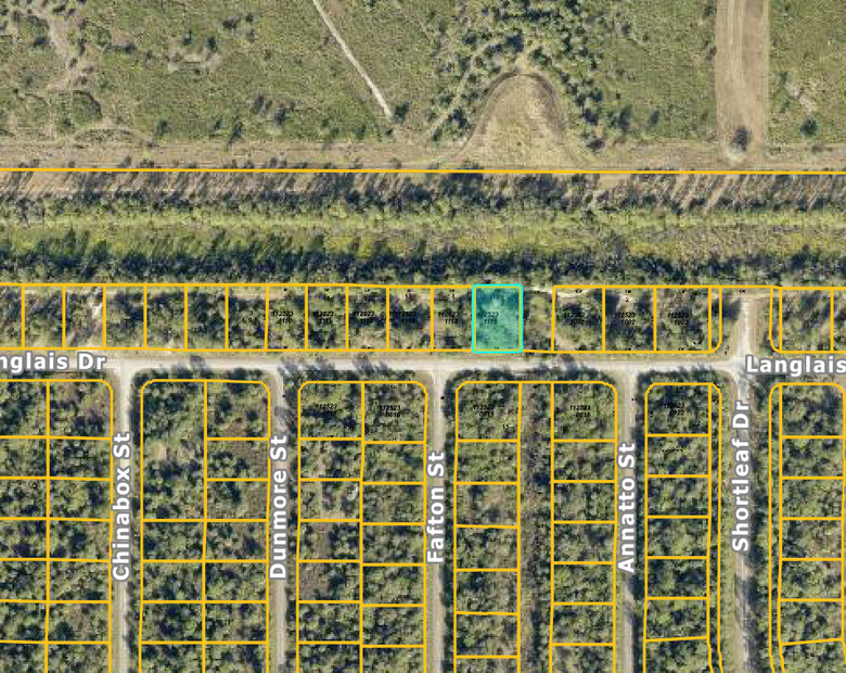 Lot with County Owned Easement Next Door, and backs up to a nature preserve! in Sarasota County, FL